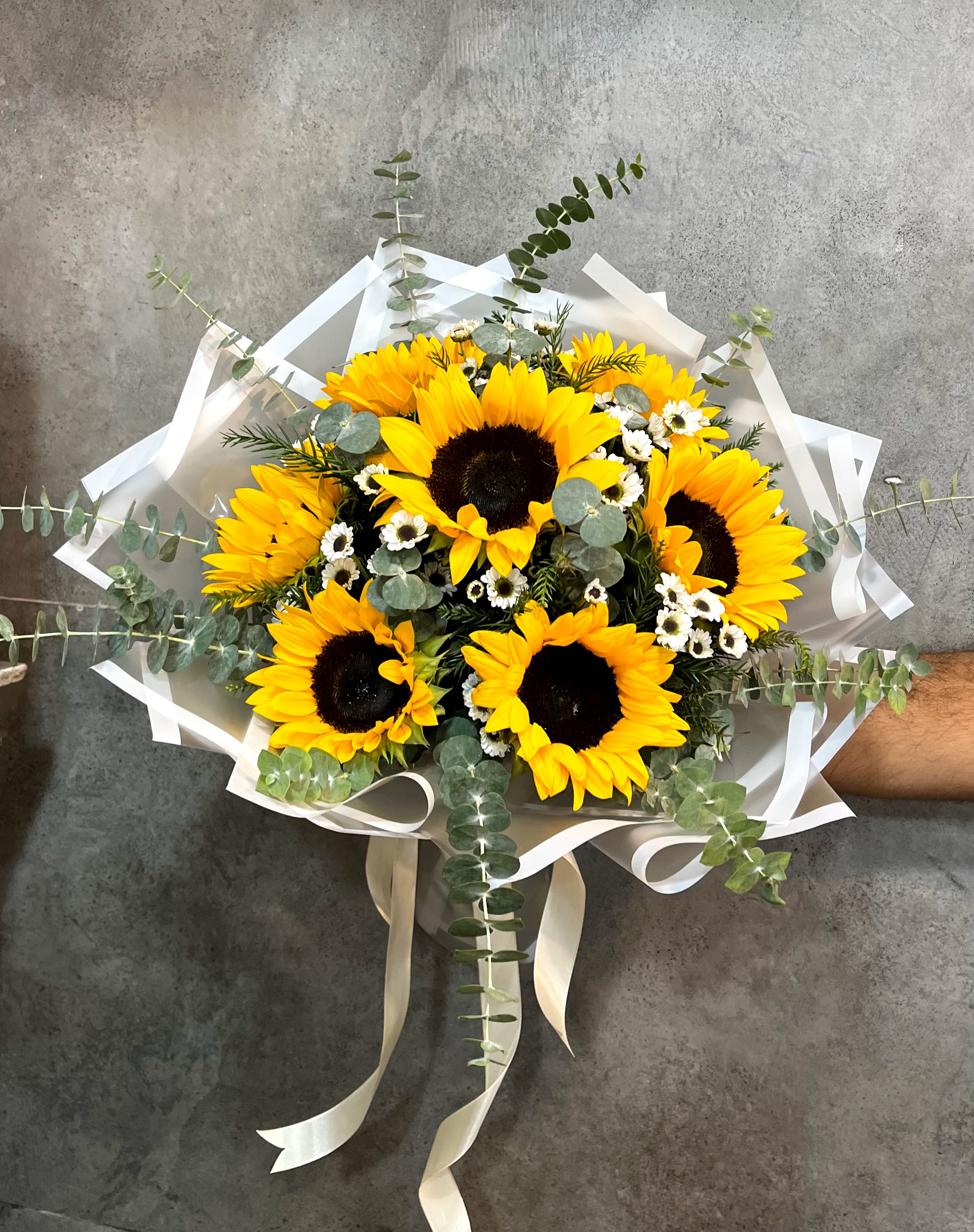 دسته گل طبیعی ۷شاخه گل آفتابگردان (کد۱۰۰۷)