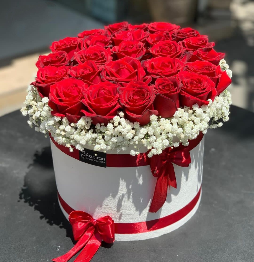باکس گل سفید ۲۵شاخه گل رز (کد b3003)
