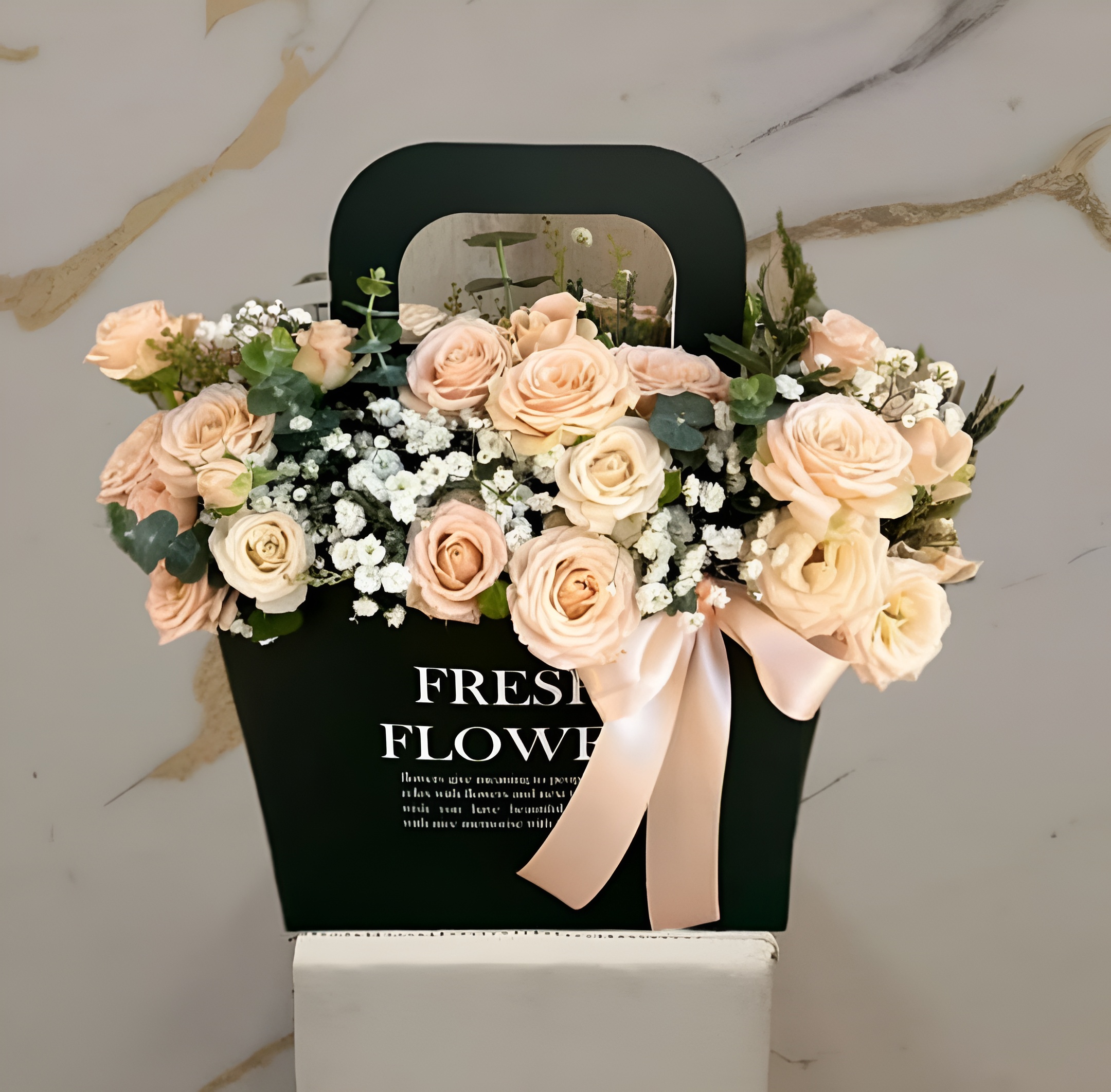 فلاوربگ مشک با رز مینیاتوری کرم رنگ (ک۴۰۰۳)